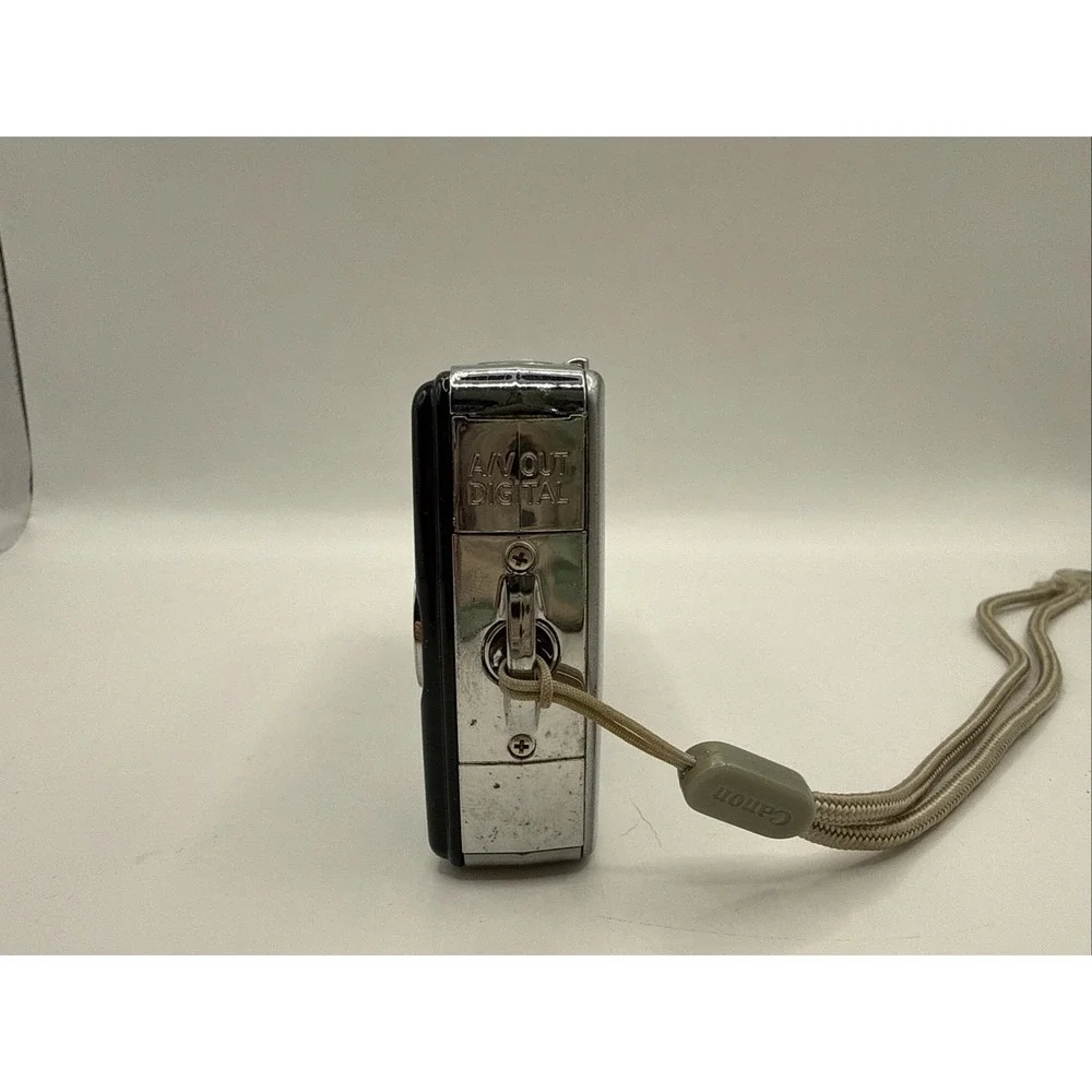 Canon PowerShot SD630 Digital ELPH Camera 6MP Untested For Parts Repair